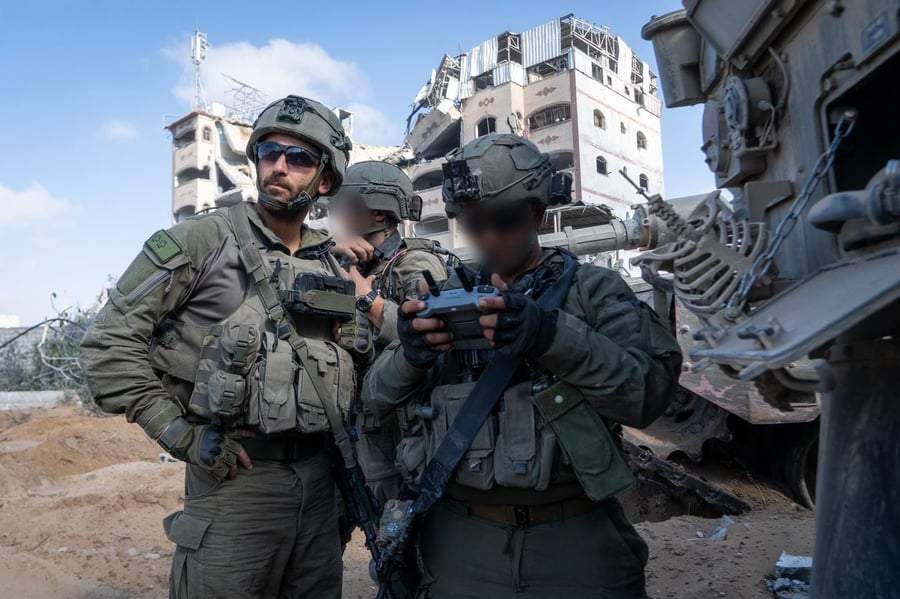 IDF forces in the central Gaza Strip.