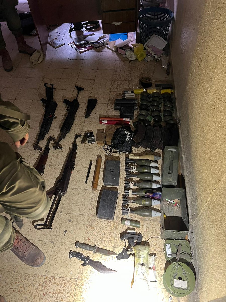 Weapons seized in Zeitoun operation by Nachal forces.