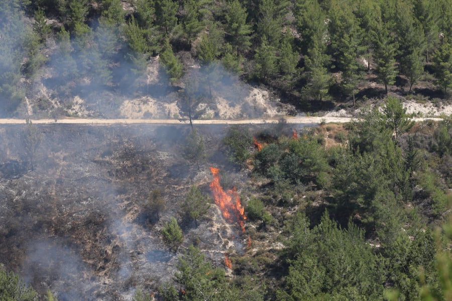 Fire caused by Hezbollah projectiles. Illustration.