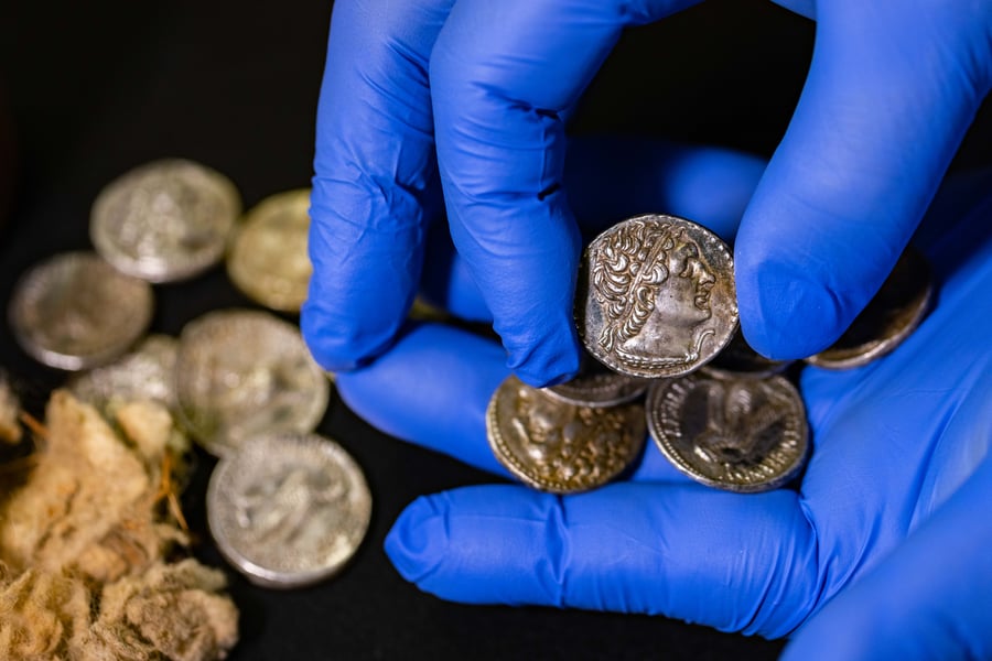 Ancient coins discovered
