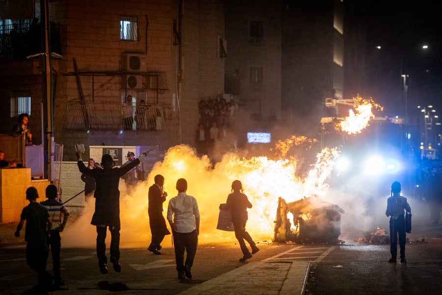 Haredi protest against the draft.