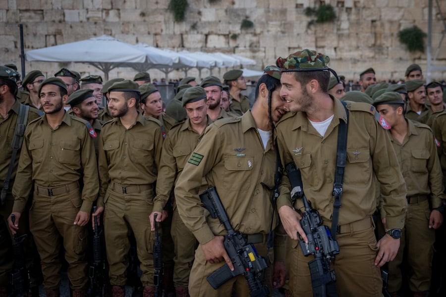 Haredi Netzah Yehudah soldiers.