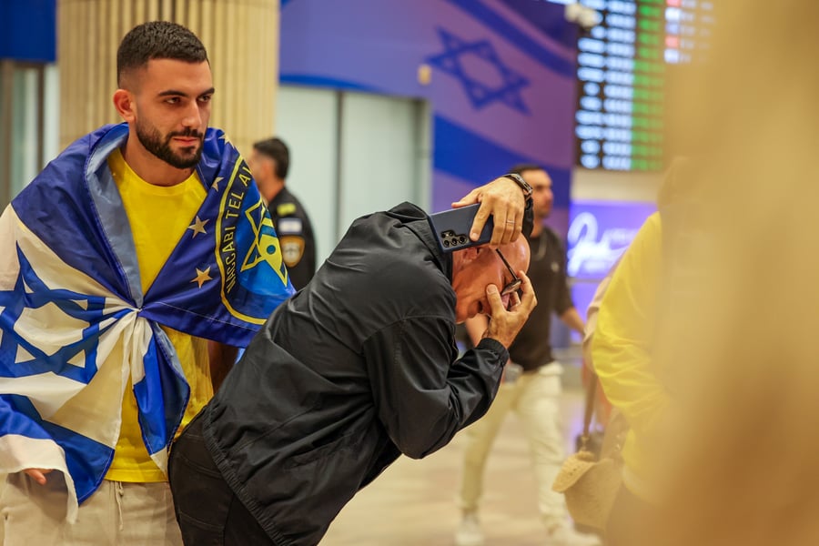 Relieved Israeli fans finally back in Israel