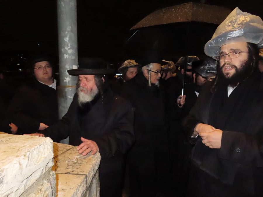 The funeral of Rabbi Shimon Shapira