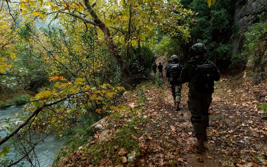 IDF soldiers deep in Lebanon