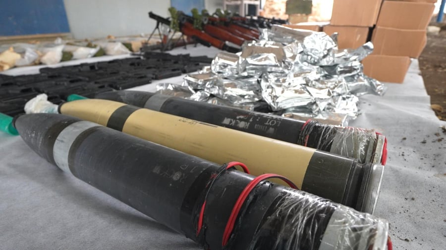 Iranian weapons which were confiscated 