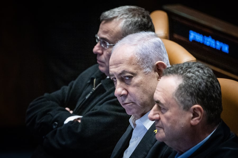 Israeli Prime Minister Benjamin Netanyahu, Ministers and MKs seen during a vote, Jerusalem, on December 31, 2024. 