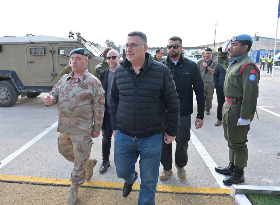 Foreign Minister Gideon Sa'ar visiting an UNDOF base.