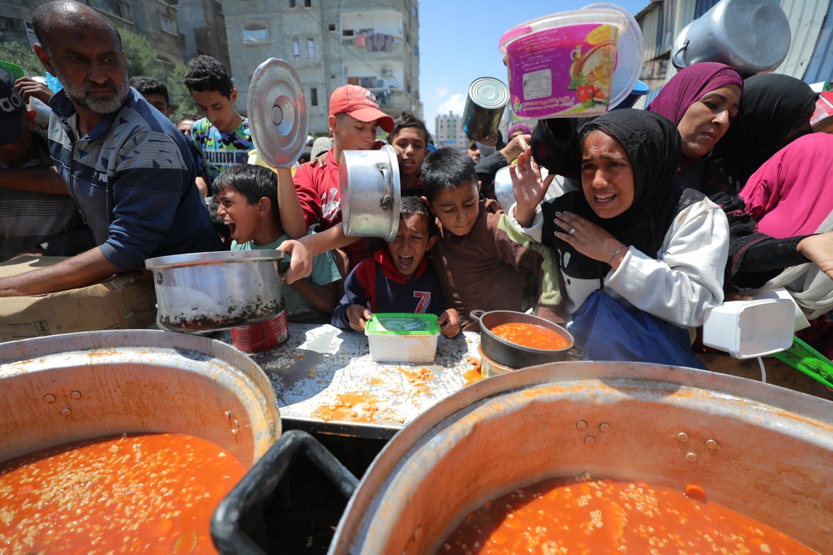 Food aid to the Gaza Strip.