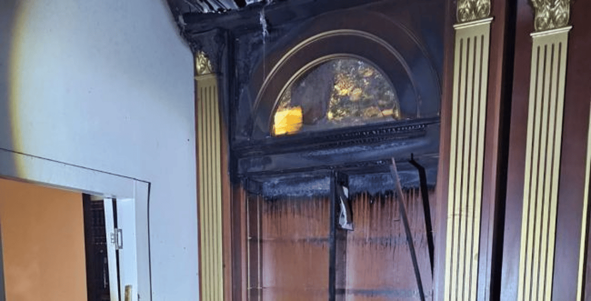 Jerusalem synagogue set on fire