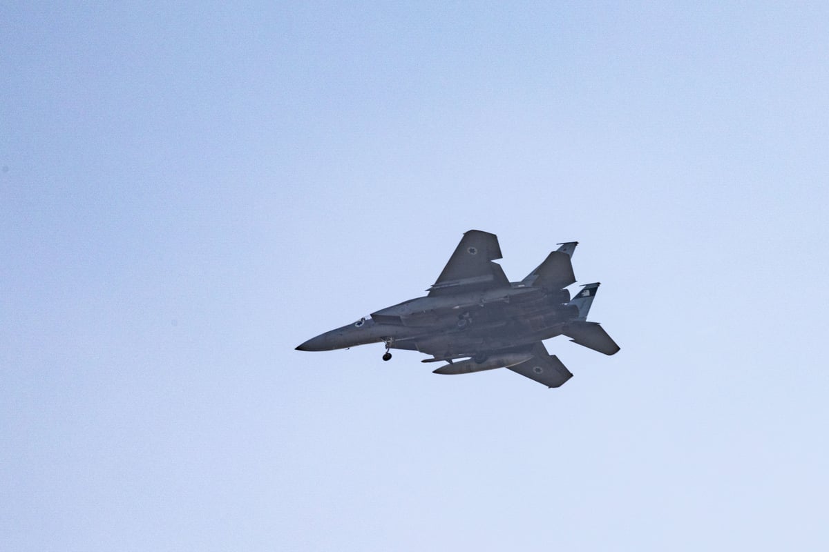 Fighter jet