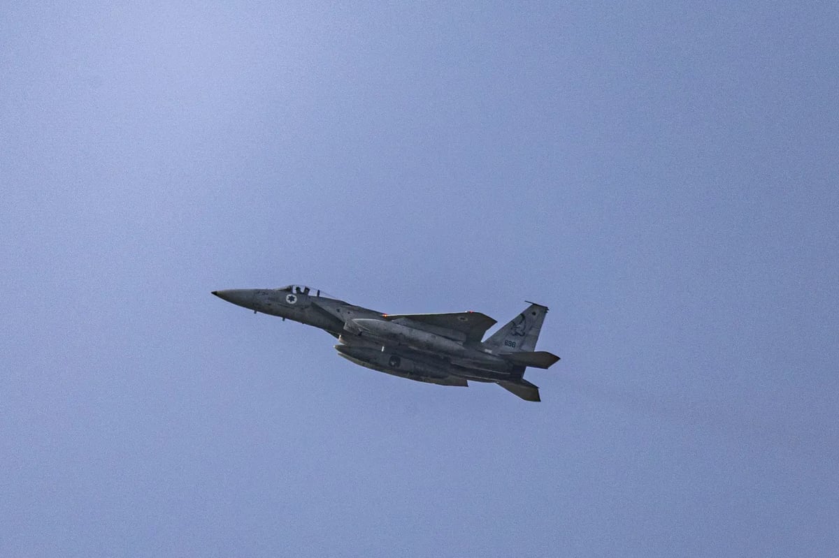Fighter jet