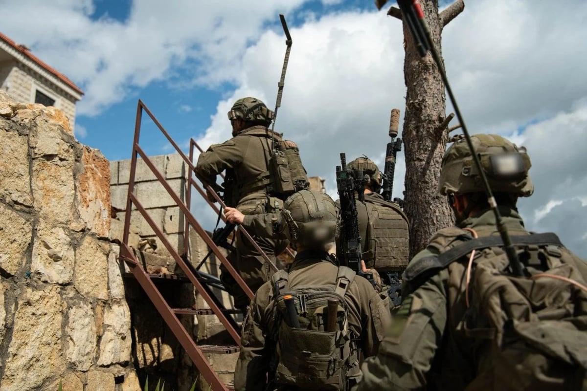 IDF soldiers operate in South Lebanon