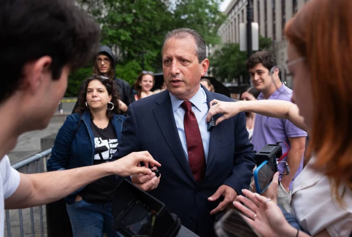 Brad Lander is Selling Jews For Money