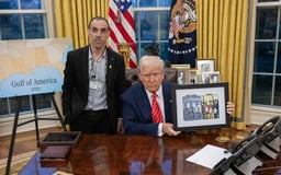 Trump with released hostage Eli Sharabi