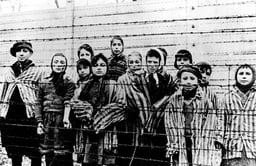Tommy Schwarz, on the extreme left.
