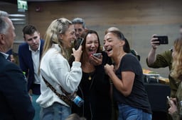 Edan Alexanders' mother speaking on the phone with him for the first time