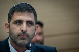 Shlomo Karhi.