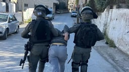 Police arresting terror suspects