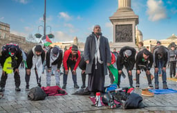 Muslims praying in London