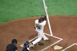 Okamoto at bat with the Yomiuri Giants.