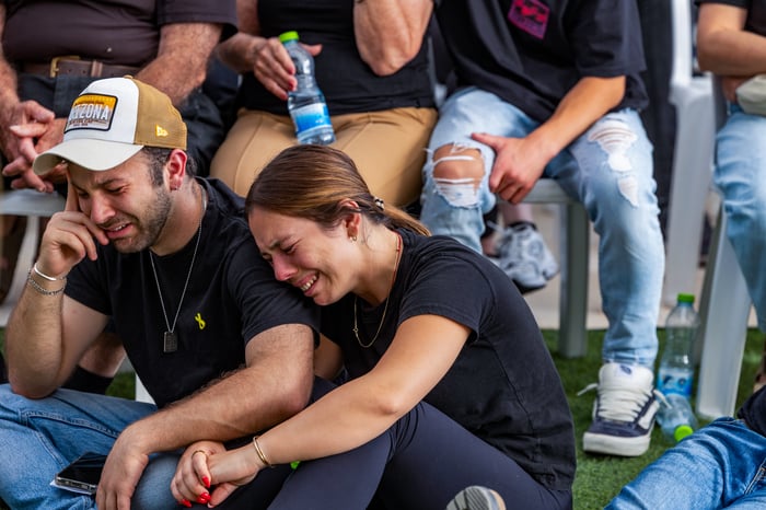 Family and friends of Israeli soldier Master sergeant (res.) Asaf Cafri attend his funeral at the Gezer Regional Council on April 27, 2025. He was killed in combat in the Gaza Strip. 