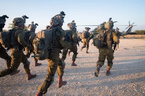 Maglan fighters training