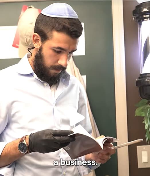 Shlomo, the barber