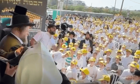 Photo: Yehuda Gronowsky