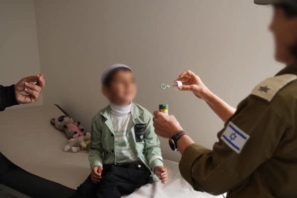IDF treating civilians in Syria