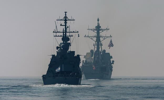 Israeli and US Navy boats
