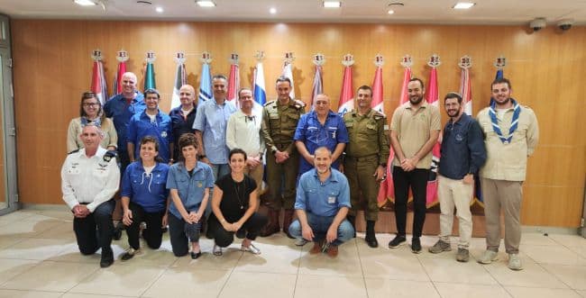 The Chief of Staff with the heads of the youth movements