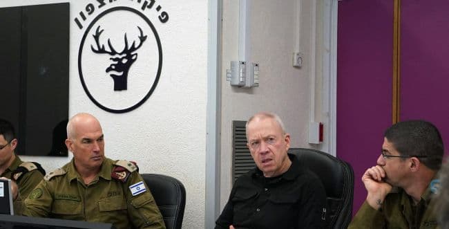 Yoav Gallant at Southern Command