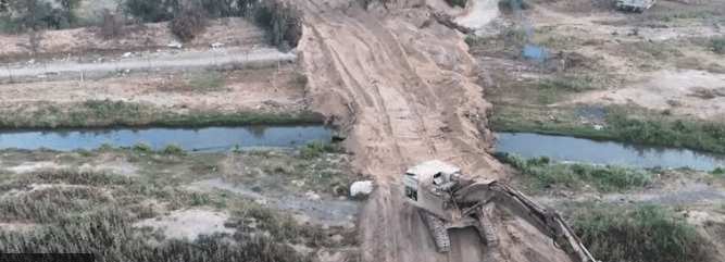 The IDF's new crossing point across Wadi Gaza.