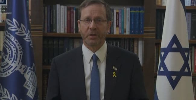 Appealing to the public for the hostages. Herzog.