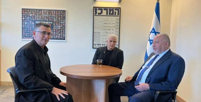 Liberman, Sa'ar, and Lapid planning to bring down the government.