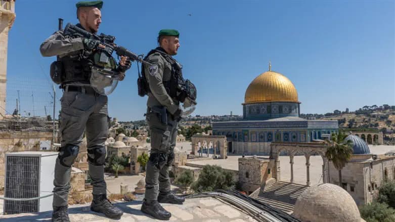 Border Police guarding Temple Mount