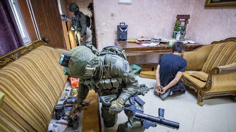 IDF forces uncovering bomb plot