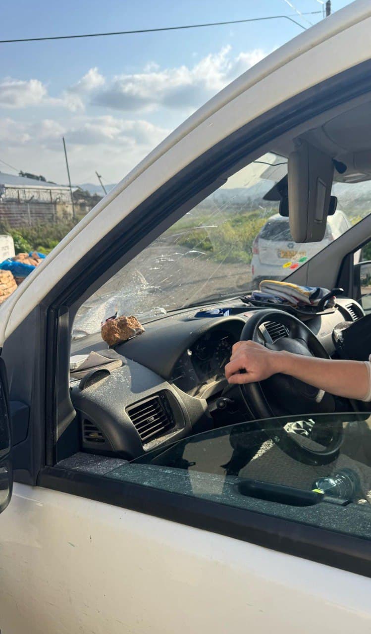Rock throwing attack injures Israeli mother and baby