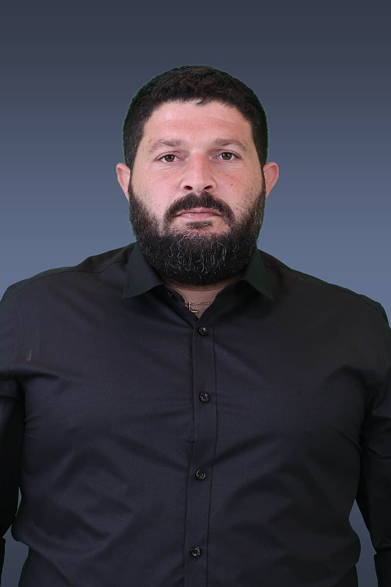 Dropping a time-delayed bombshell.