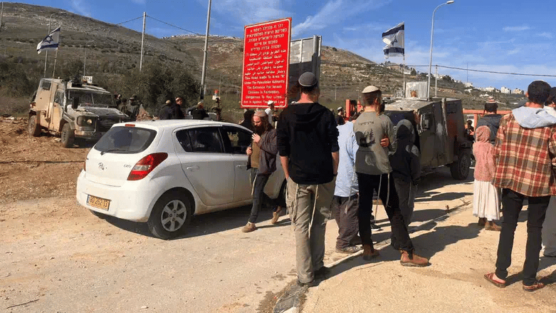 Prayers at the entrance to Shechem