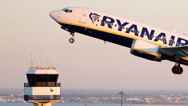 Ryanair plane