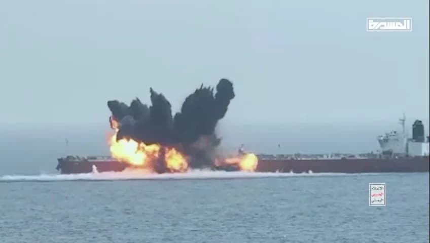 A ship attacked by the Houthis