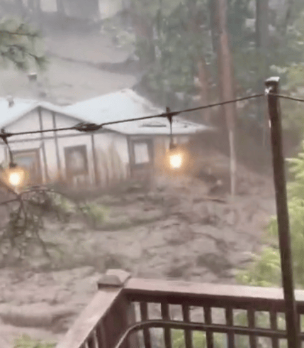 Flash flood in New Mexico kills three, including 2 children