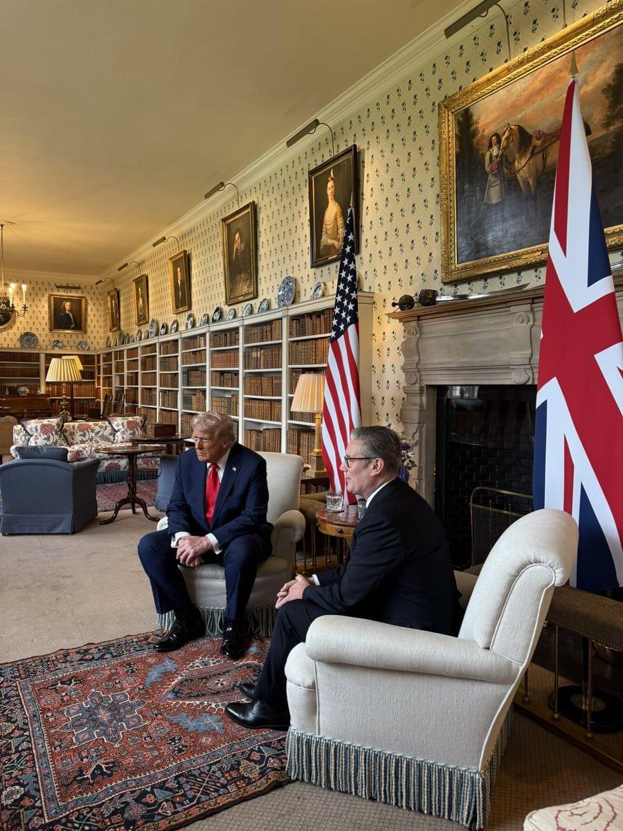Trump visits Starmer