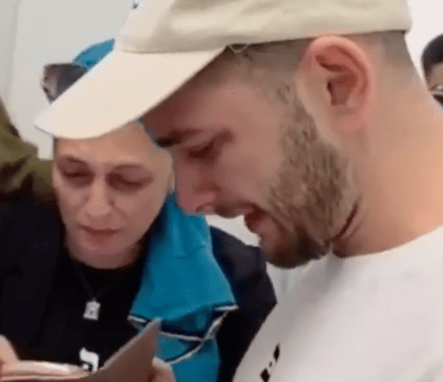 Bar Kupershtein meets his family