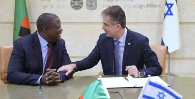 Photo: Avi Hayun, Ministry of Foreign Affairs background