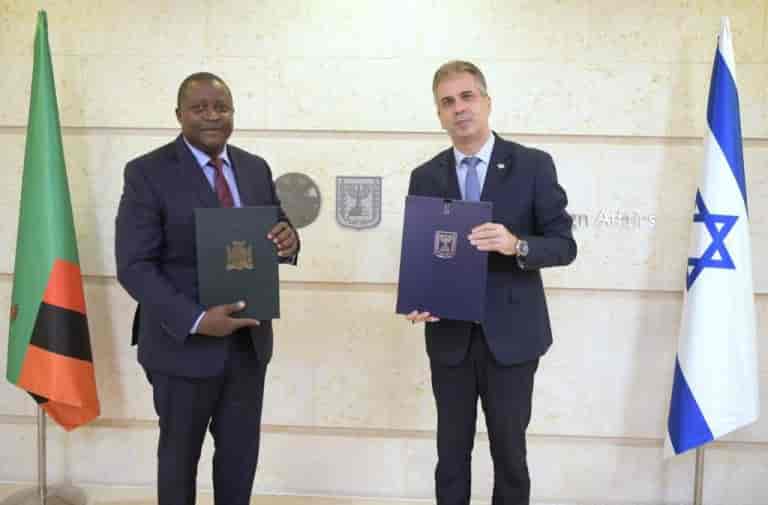 Photo: Avi Hayun, Ministry of Foreign Affairs background