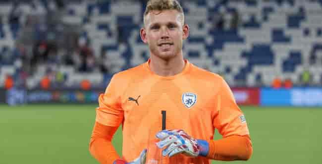 Photo: Esi Kiefer/The Football Association background