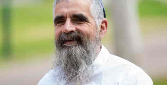 Photo: Aryeh Katz background